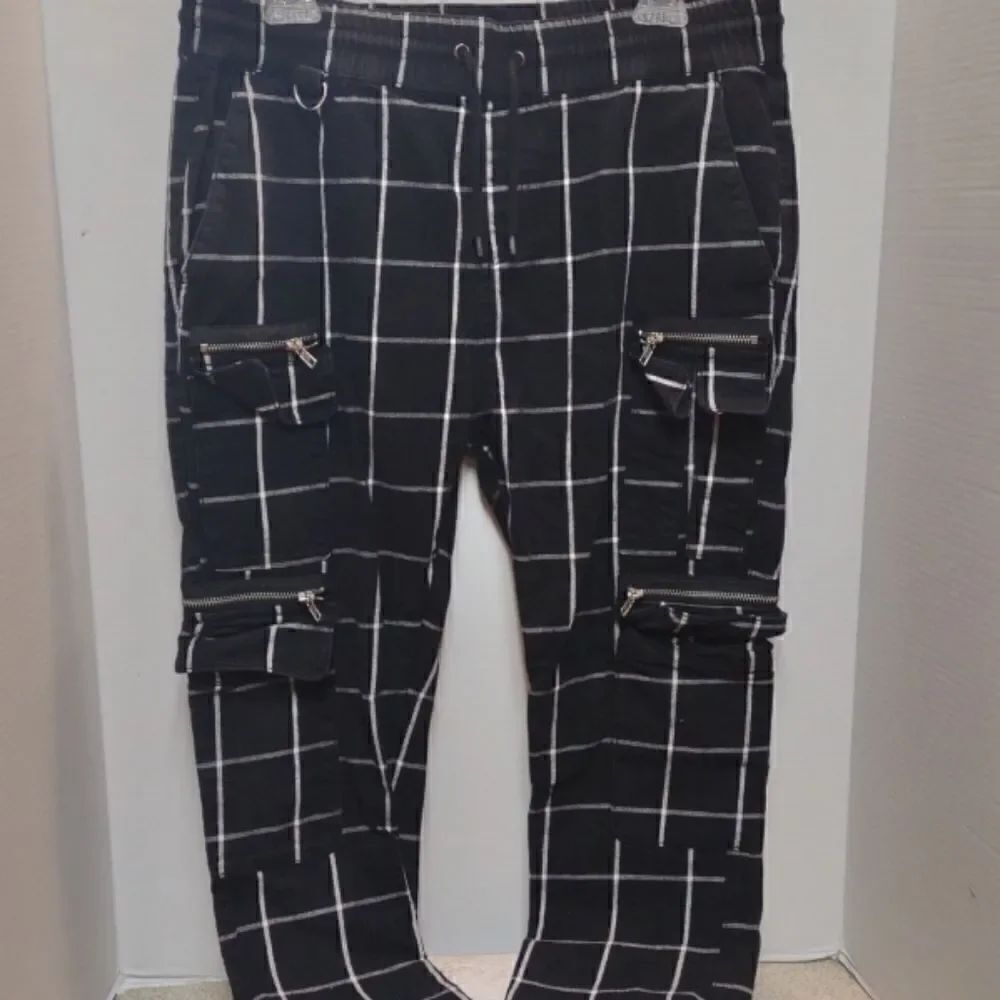 Hot Topic Skinny Joggers/ pants.  Hot Topic Black Twill Plaid Size Large.  W1
